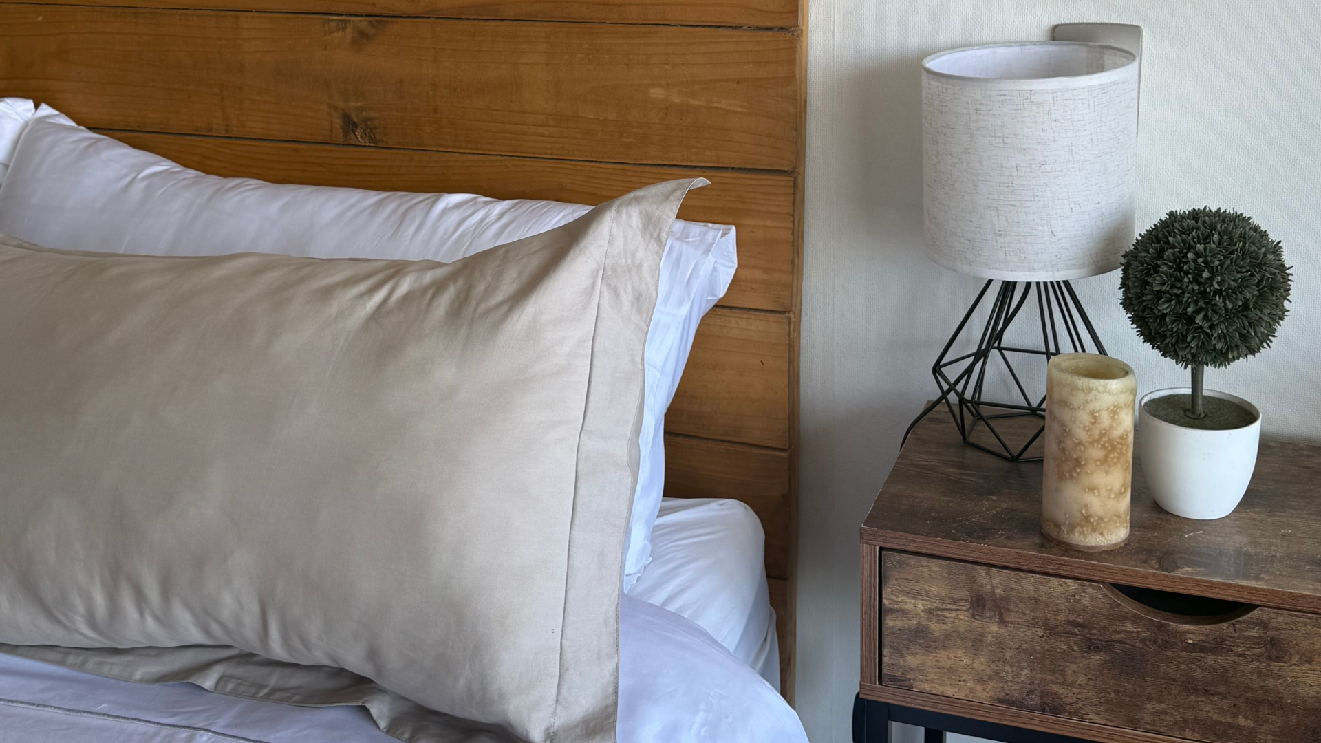 Guía Experta para Elegir la Sábana Ideal en Climas Cálidos: Gramaje, Tejido y Color